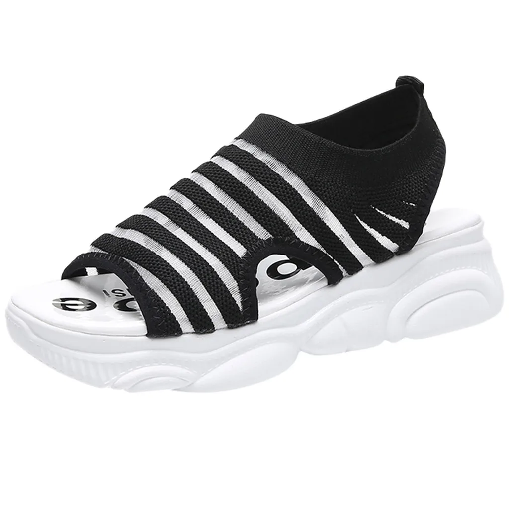 Женские босоножки Модель 2020 года Модные дышащие на танкетке Цвет черный белый