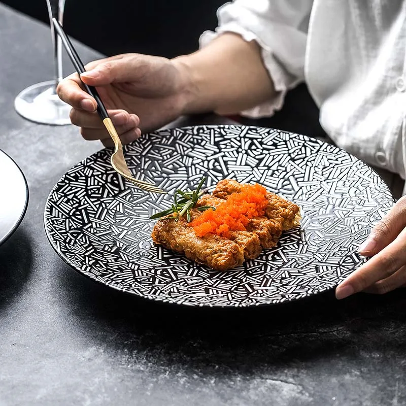 

Черная Керамическая Западная тарелка в европейском стиле, простая круглая тарелка для стейка, матовая основная тарелка для ресторана, стол...