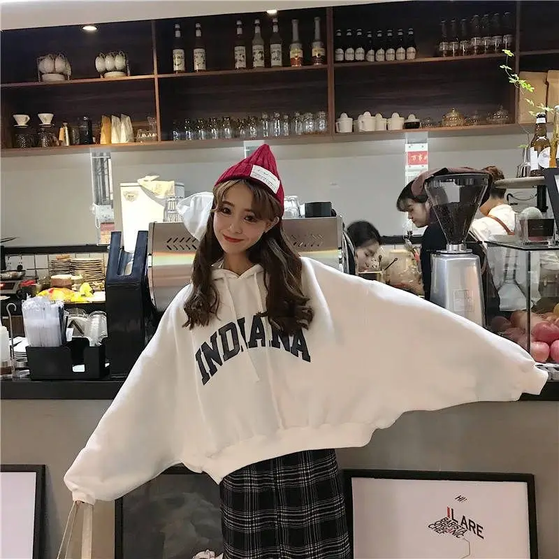 

In 2021, the latest cashmere hooded sweater is loose for women in autumn and winter