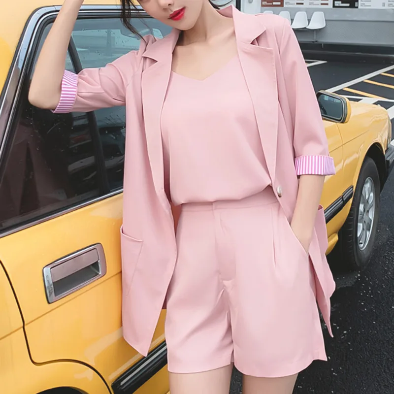 

2021 Spring New Loose Casual Women's Blazer Suits Three Pieces Set 5-sleeve Jacket +sling Vest+ High Waist Shorts
