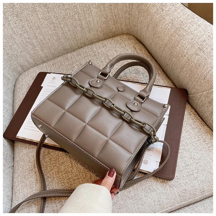 

Texture bag female bag 2020 autumn winter new fashion web celebrity versatile cross-body bag black personality handheld small sq