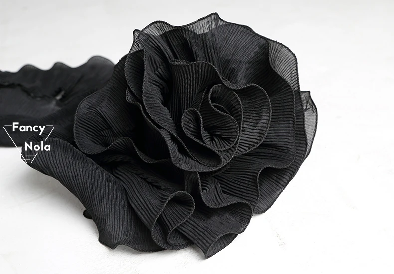 Белое/черное плиссированное платье с объемной волнистой текстурой кружевные