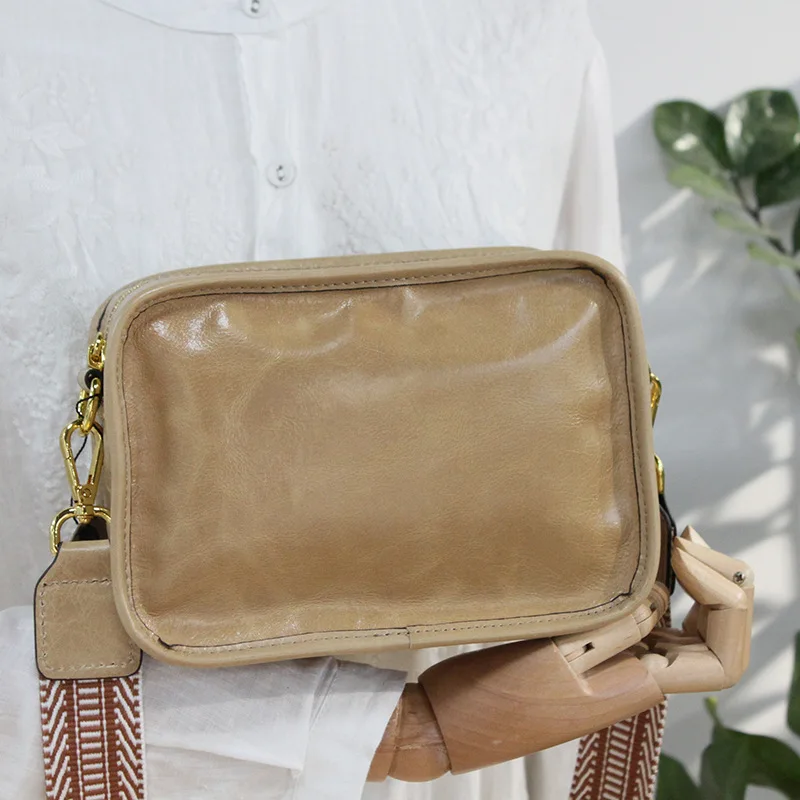 

2021 New Simple Fashion Retro Art Small Square Casual Shoulder Soft Small Bag All-match Messenger