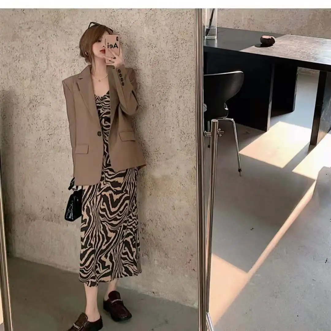 

2021 new summer travel photo high end retro waist show thin temperament sexy suspender zebra pattern dress