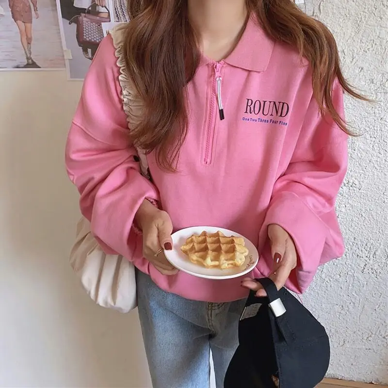 

Hoodies & Sweatshirts