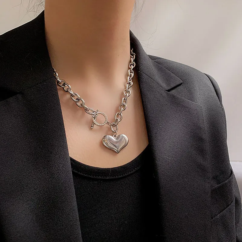 

KMVEXO Punk Hip Hop Stainless Steel Heart Pendant Necklace for Men Women Minimalist Casual Cuban Chain Toggle Clasp Chokers LOVE