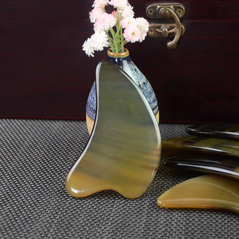 

Natural Horn Gouache Scraper Thick Dolphin Triangle Guasha Board Facial Eye Acupuncture Scraping Therapy Spa Massage Beauty Tool