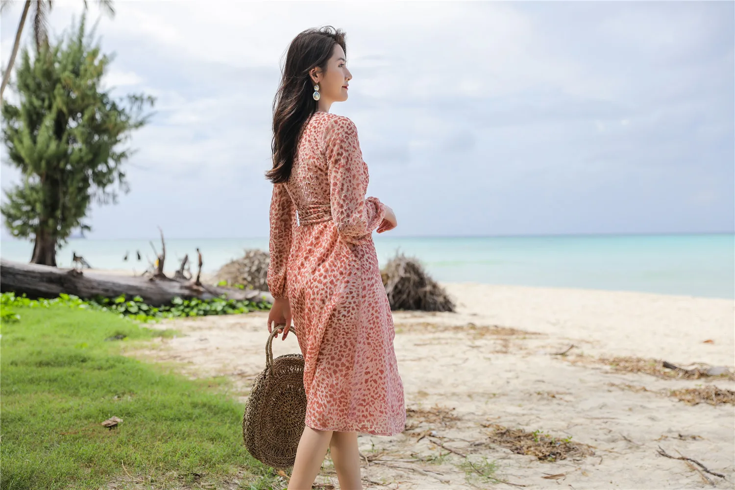 

Autumn Elegant Dresses Women Ruffles Wrap Vintage Boho Lantern Sleeve Leopard Dress Wool V-Neck High Quality Pink Sashes Dresses