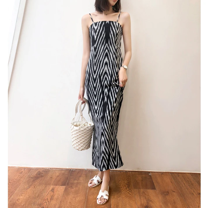 Модное женское летнее платье повседневное облегающее в полоску вечерние миди