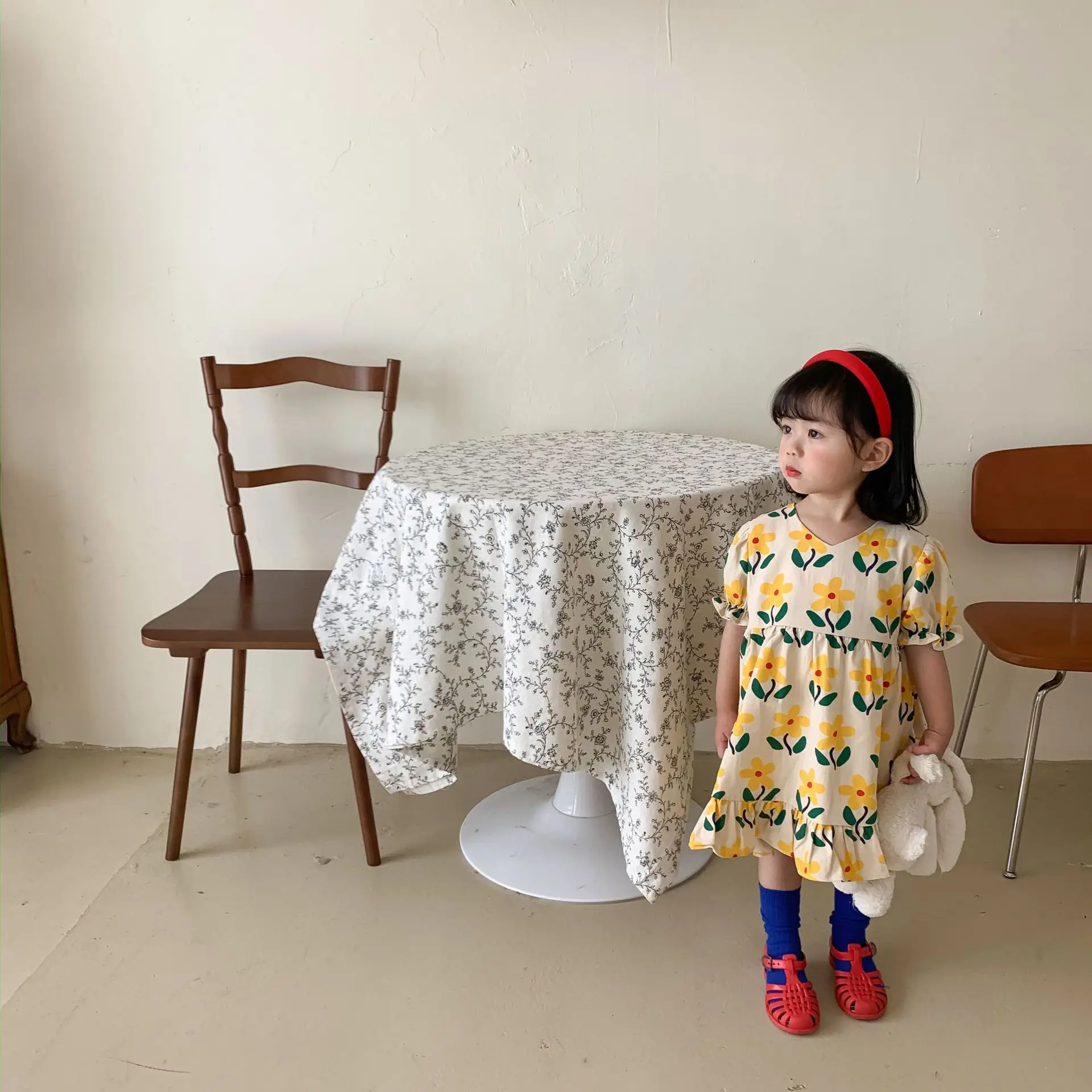 

Summer Girls Floral Casual Dresses Cute children Short Sleeve Little Princess V-Neck Dress