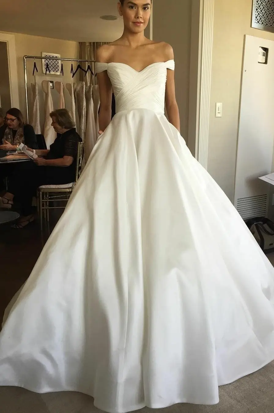 

Simple Off Shoulder Wedding Dress for Bride with Pockets Satin Wedding Bridal Gowns Vestido De Novia robe de soirée de mariage