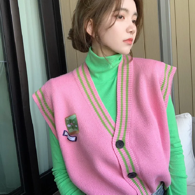 

Vest 2021 new female Korean version of retro contrast color V-neck knitted vest spring waistcoat coat + Green bottoming shirt