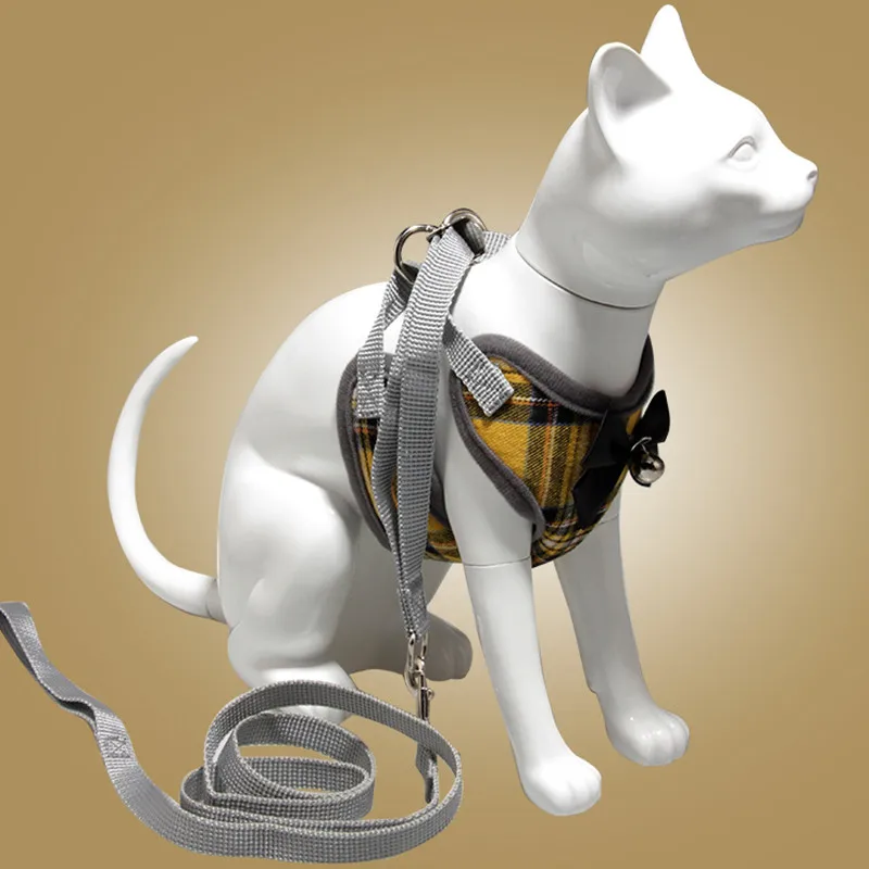 

Мягкая Регулируемая шлейка для собак, жилет с колокольчиком для выгула средних питомцев