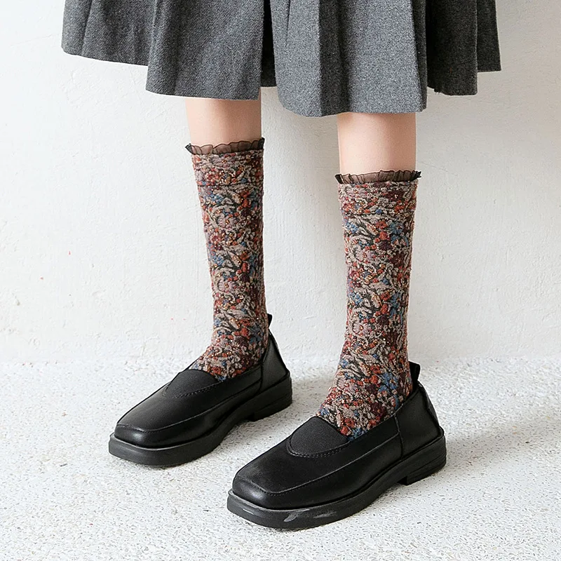 

Spring And Autumn New Medium Tube Women Socks Lace Sweet College Style Street Fashion Socks Casual Ladies Socks Pack