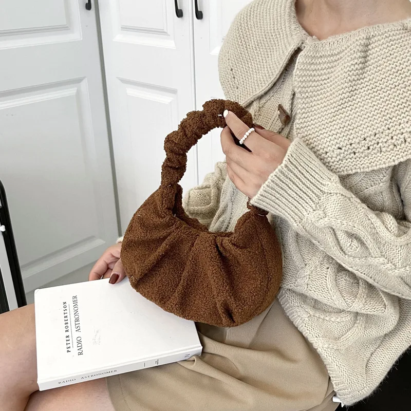 

Winter New High-quality Plush Women's Designer Handbag Casual Shoulder Messenger Bag Fluffy Tote Bags Saddle Armpit bag