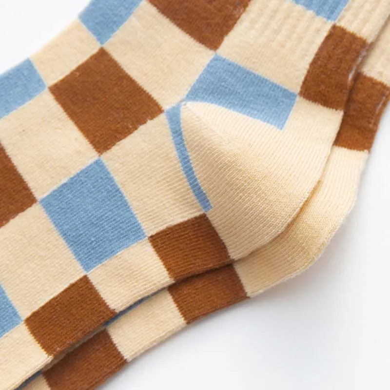 

2020 New Women's Socks British Plaid Striped Socks Autumn Comfortable Harajuku Patchwork Color Retro Long Socks Ladies Quality