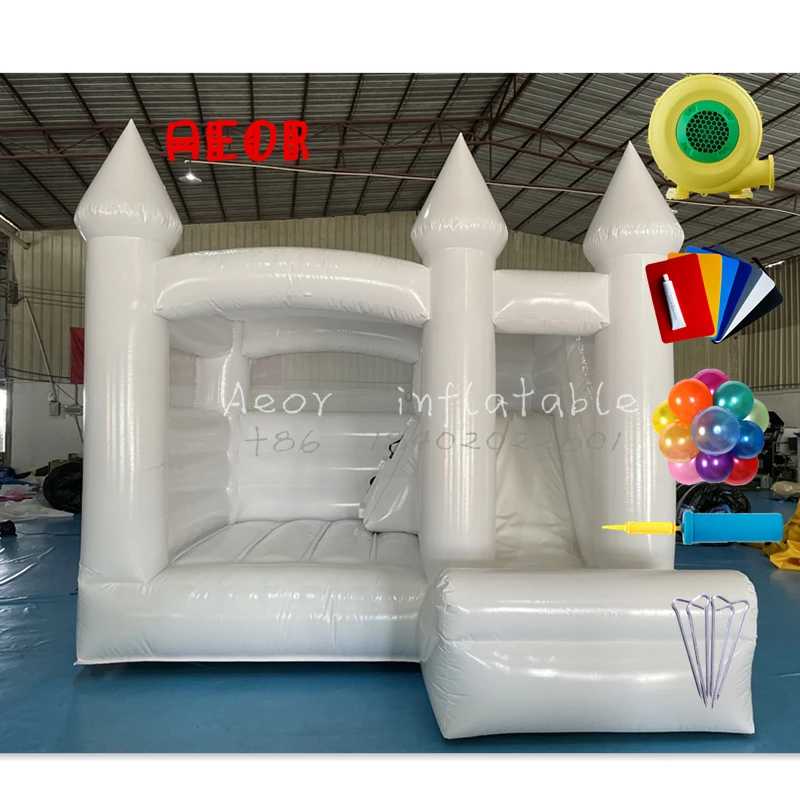 Полностью белый мини-батут с горкой и шариковой ямой надувной Свадебный батут