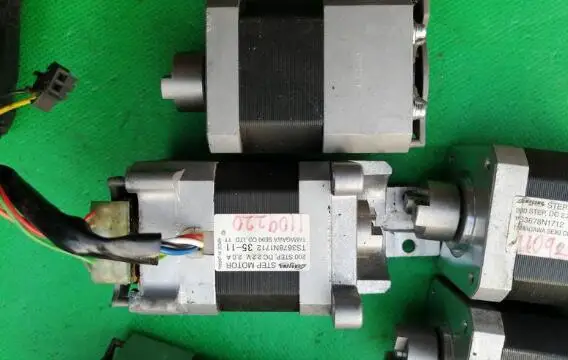 

TS3678N1712 , Stepper motor ; used one, 85 % appearance new ; 3 months warranty , freely shipping