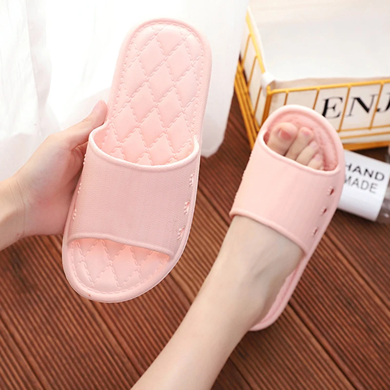 

Hot sale Female slippers home Bathroom slippers women flat soft Light weight women slippers fashion big size