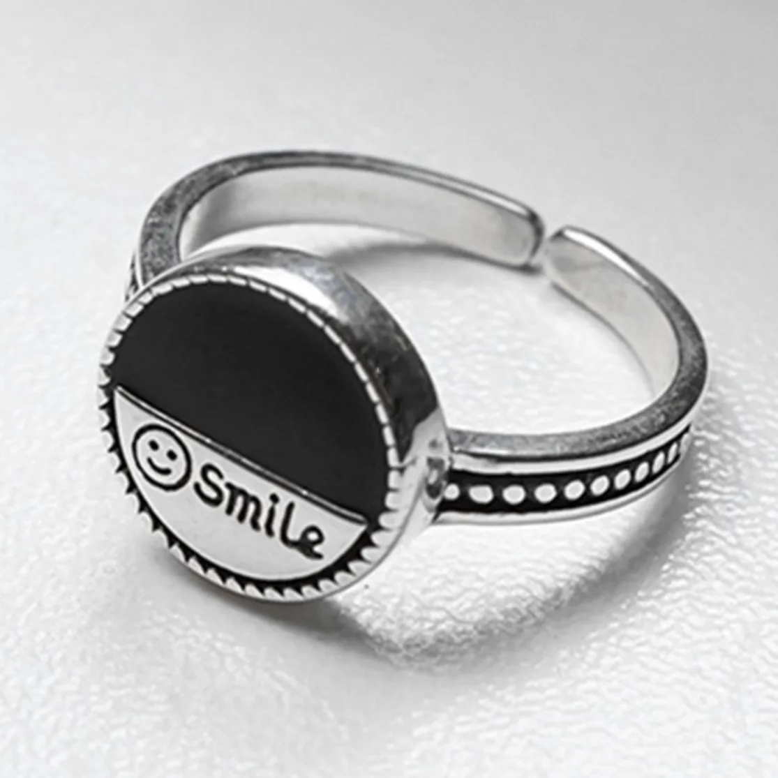 

Smiley Feeling Gothic Womens Resizable Rings Gifts For Men Wedding Bands Gift Multilayer Goth Ring Man Hip Hop Jewelry