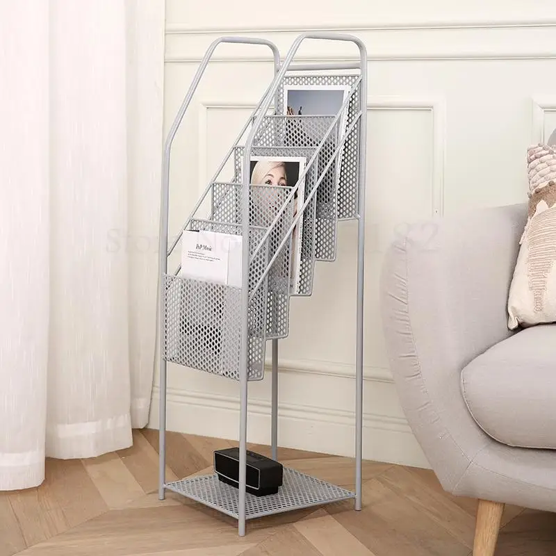 Металлическая книжная полка в скандинавском стиле небольшая золотая