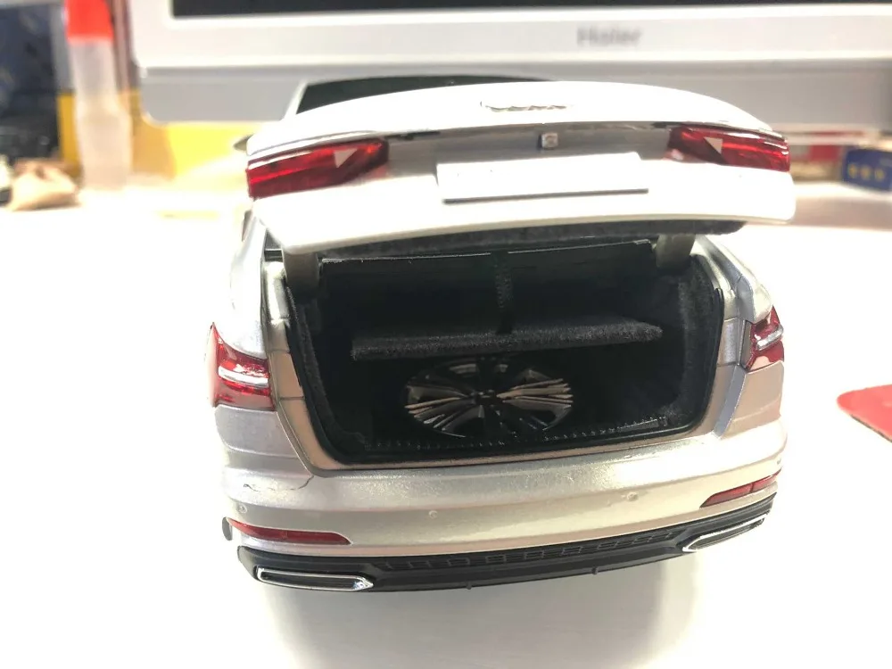 1:18 литая под давлением модель для Audi A6L Серебро Золото Седан сплав игрушечный автомобиль миниатюрная коллекция подарки A6 S6