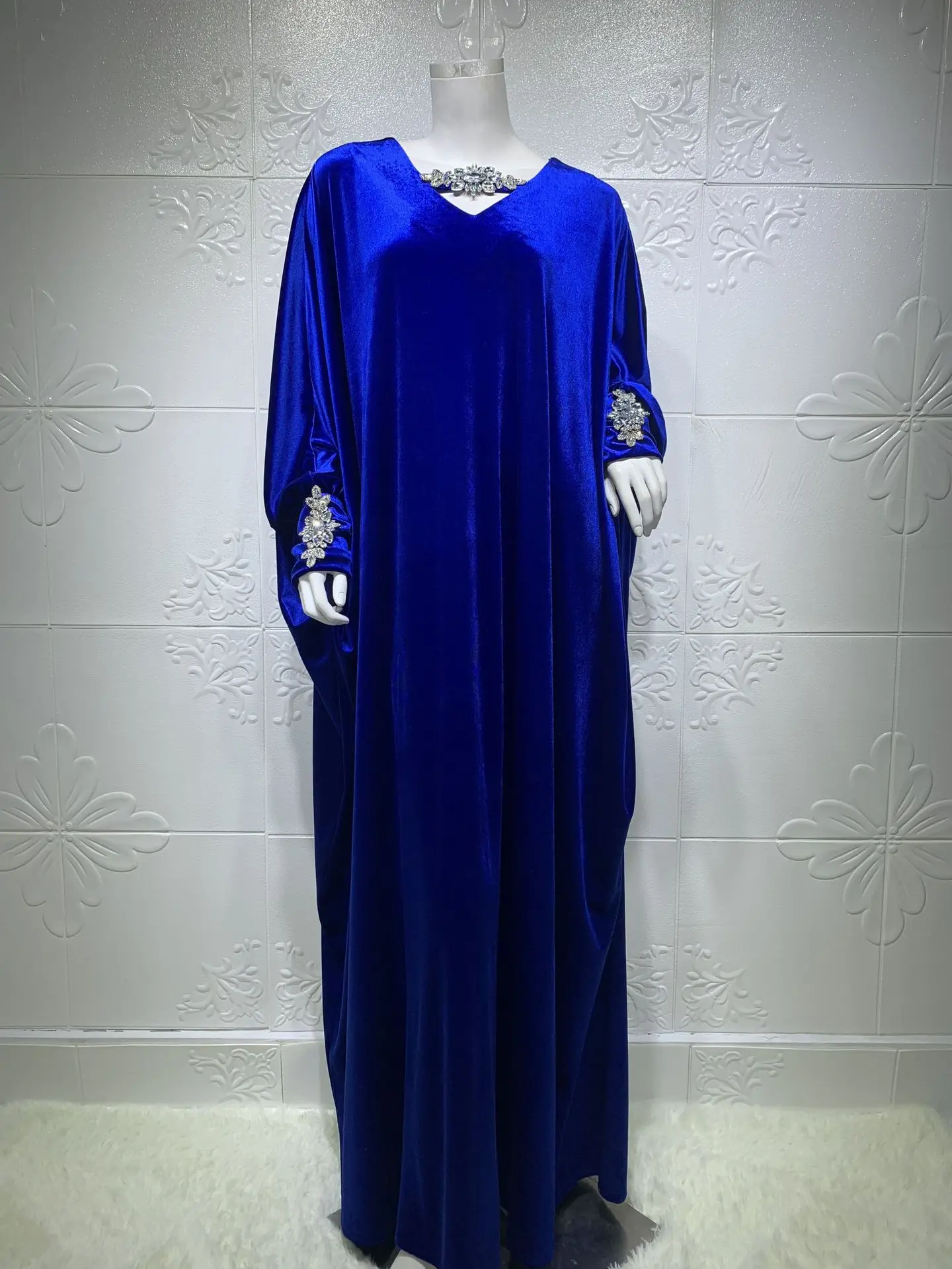 

WEPBEL Women's Fashion V-neck Batwing Sleeve Loose Robe Muslim Casual Diamond Velvet Dress
