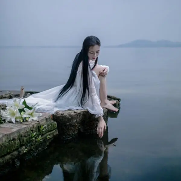 Шифоновое платье макси для девочек сказочное белое с длинным рукавом-фонариком