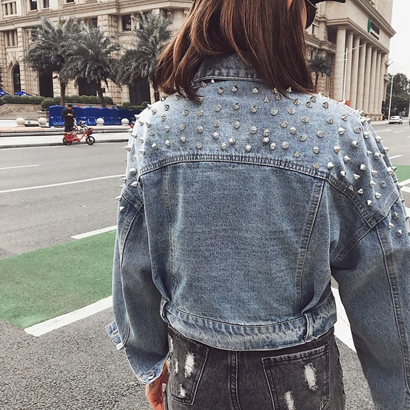 CHICEVER весеннее короткое джинсовое пальто с заклепками отворотом длинным рукавом