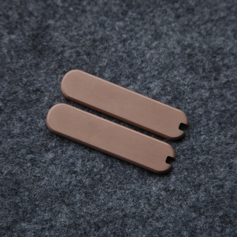 Красные медные ручные весы с пинцетом и зубочисткой вырезанные для швейцарского