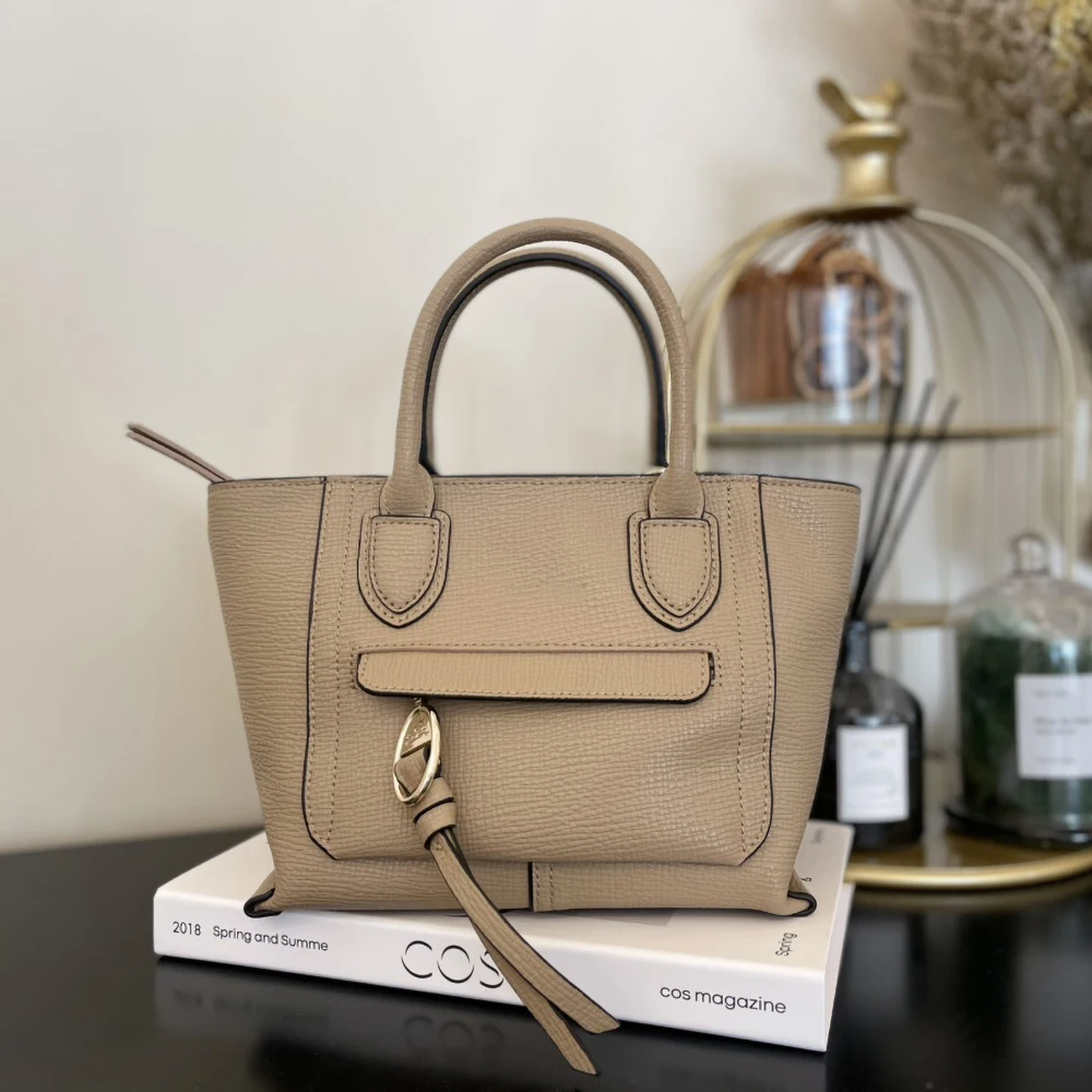 

Genuine Leather Women Shoulder Bag Luxury Vintage Trapeze Brand Designer Style Saffiano Handbag