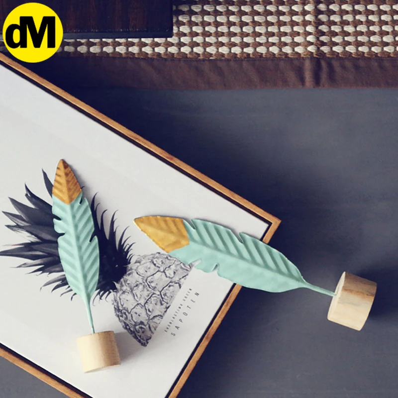 

DM 1pcs/Set Feather Shape Nordic Ornaments Decoration For Furniture Table Fairy Garden Miniature Figurines Fashion Flamingo Home