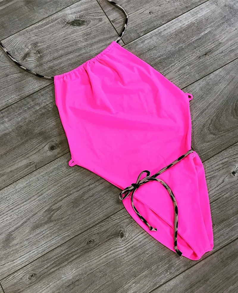 Однотонный Белый Цельный купальник с высокой горловиной открытой спиной новинка