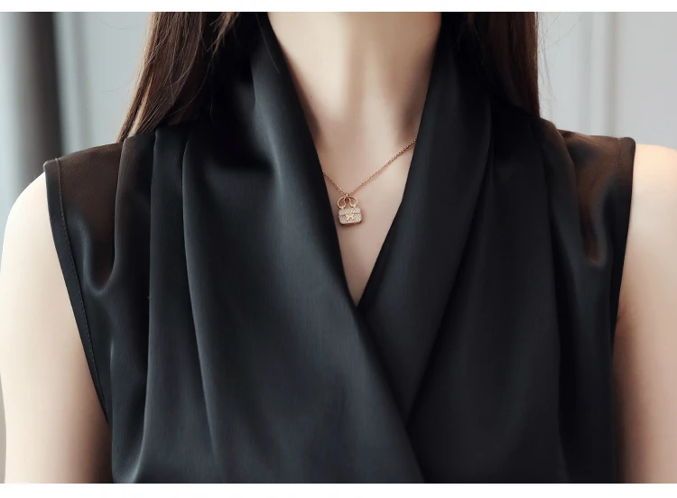 Блузка женская шифоновая без рукавов модная офисная белая рубашка с V-образным