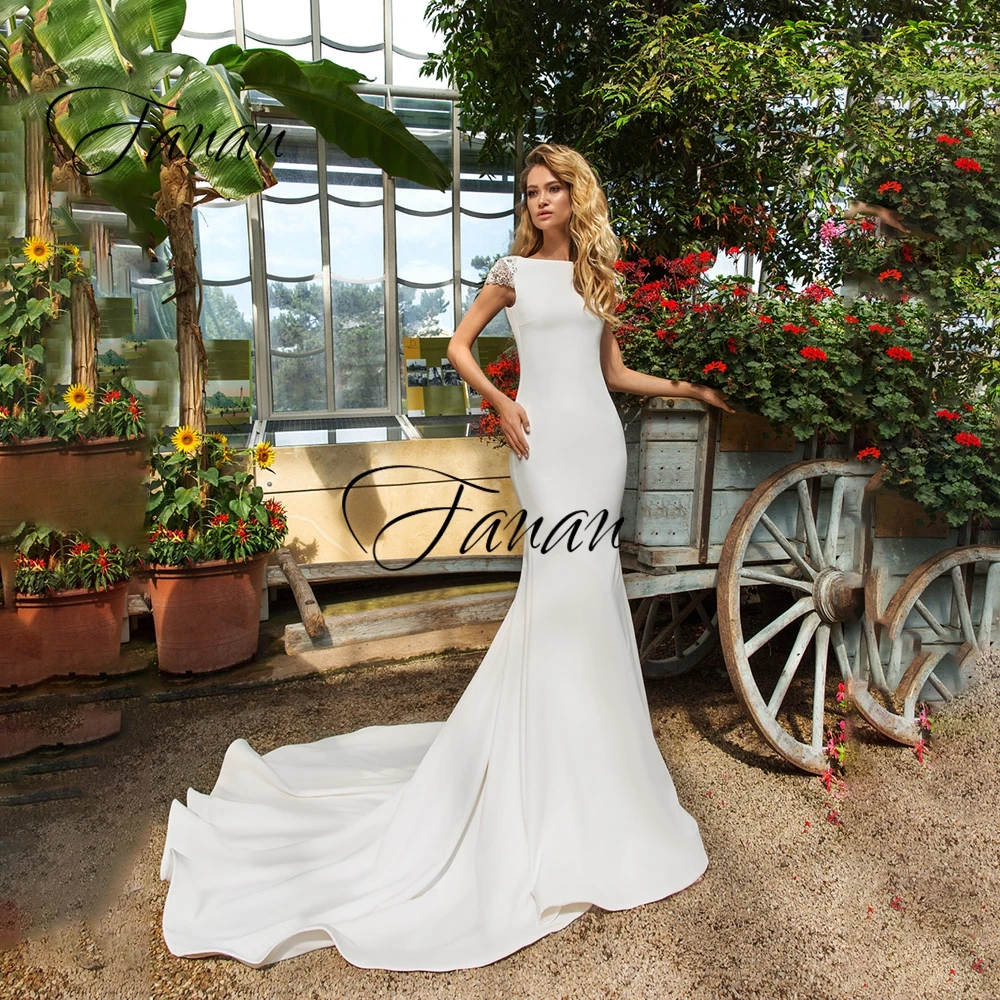 

Женское свадебное платье с коротким рукавом, круглым вырезом и открытой спиной