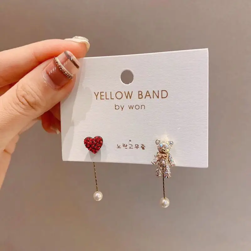 Модные женские маленькие серьги с милым кристаллом медведя в форме сердца