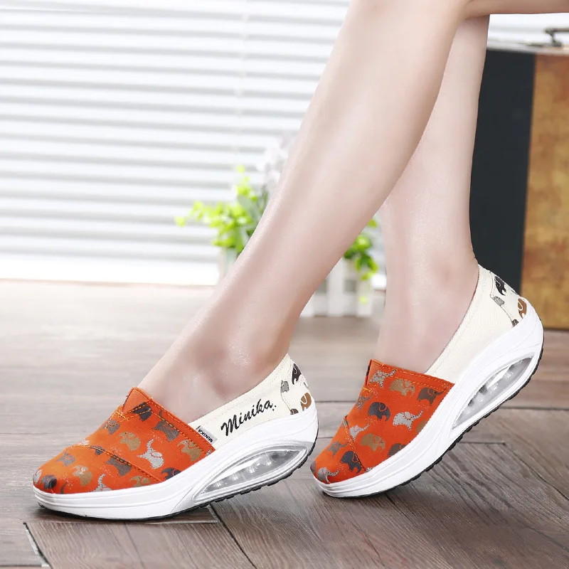 

2021 Spring Women Loafers Print Casual Comfortable Flat Shoes Women Slip On Platform Canvas Shoes Woman Sneakers