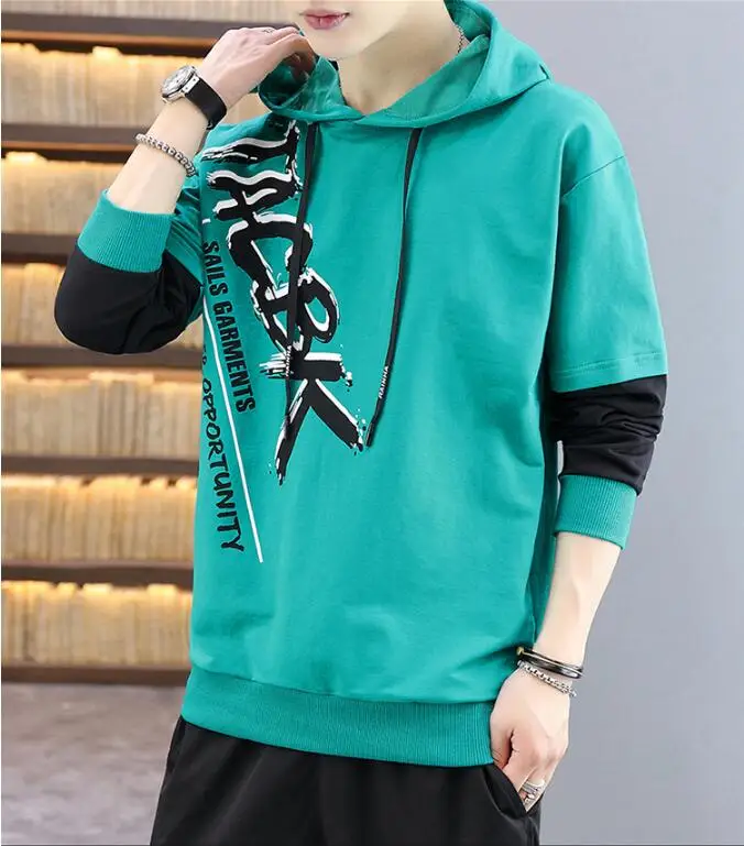 

Hoodies & Sweatshirts