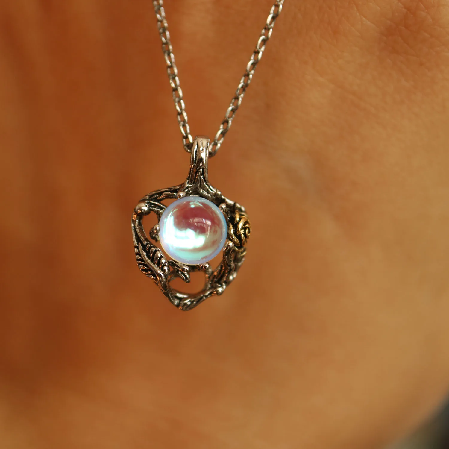 

Vintage moon stone pendant necklace for women Fashion rose pendant chain necklace retro jewelry Engagment wedding gift