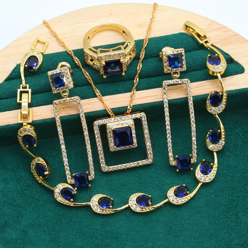 

Женский ювелирный комплект из колье и серёг