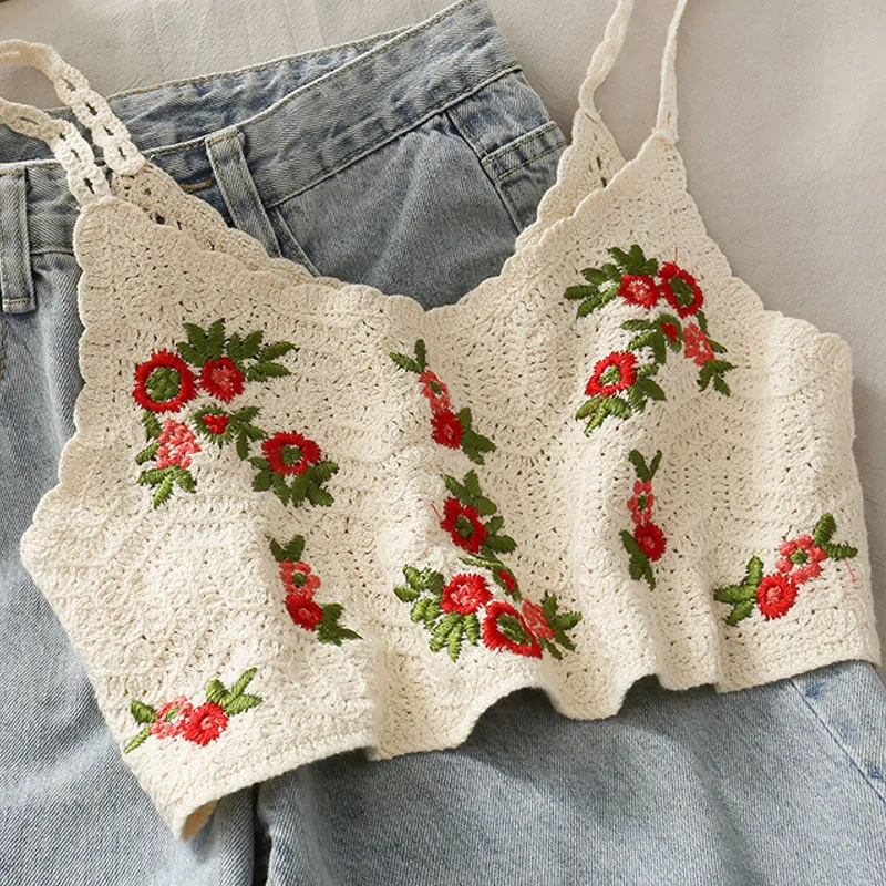 Женский укороченный топ без рукавов вязаный крючком с цветочной вышивкой