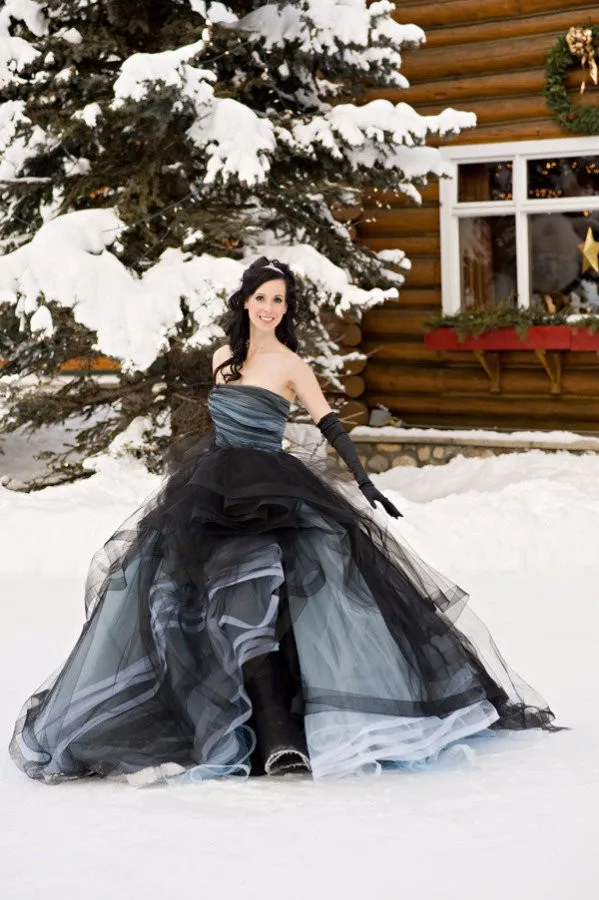 Черно белые Готические свадебные платья 2020 без бретелек с оборками многоярусная