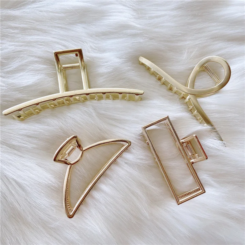 

2021 Korean Women Hair Claw Large Barrettes Crab Hair Clip Metal Geometric Hollow Out Headwear for Girl Fashion Hair Accessories