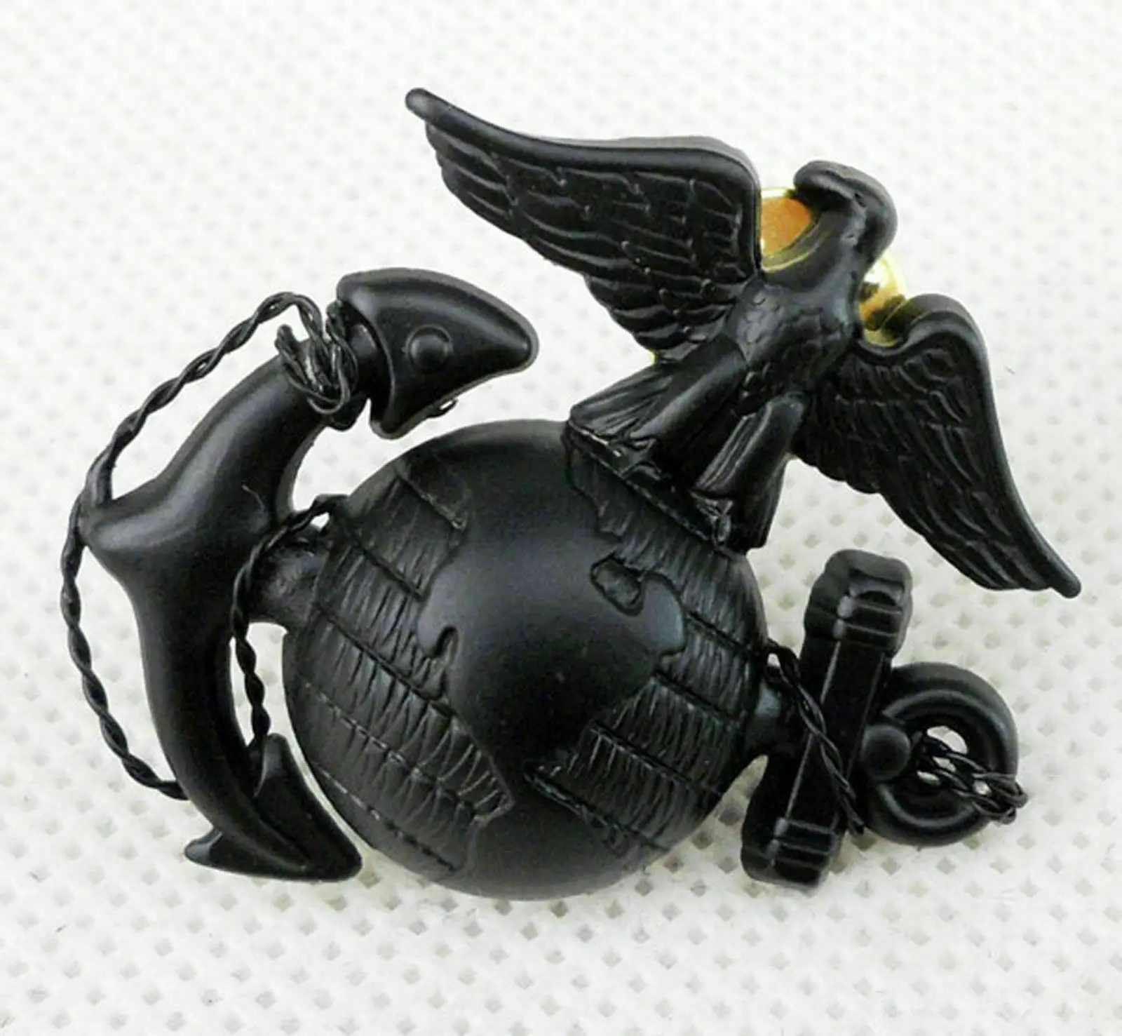 Металлический значок военно-морской пехоты США времен Второй мировой войны