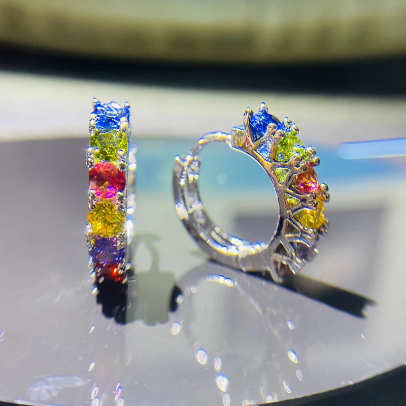 

Женские серьги-гвоздики из серебра 925 пробы с разноцветными кристаллами