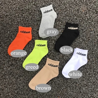 

Spring and Summer New Cotton Socks 4 Pairs Gift Box Letter Jacquard Women Socks Sports Mens Socks Sports Style Wild Couple Socks