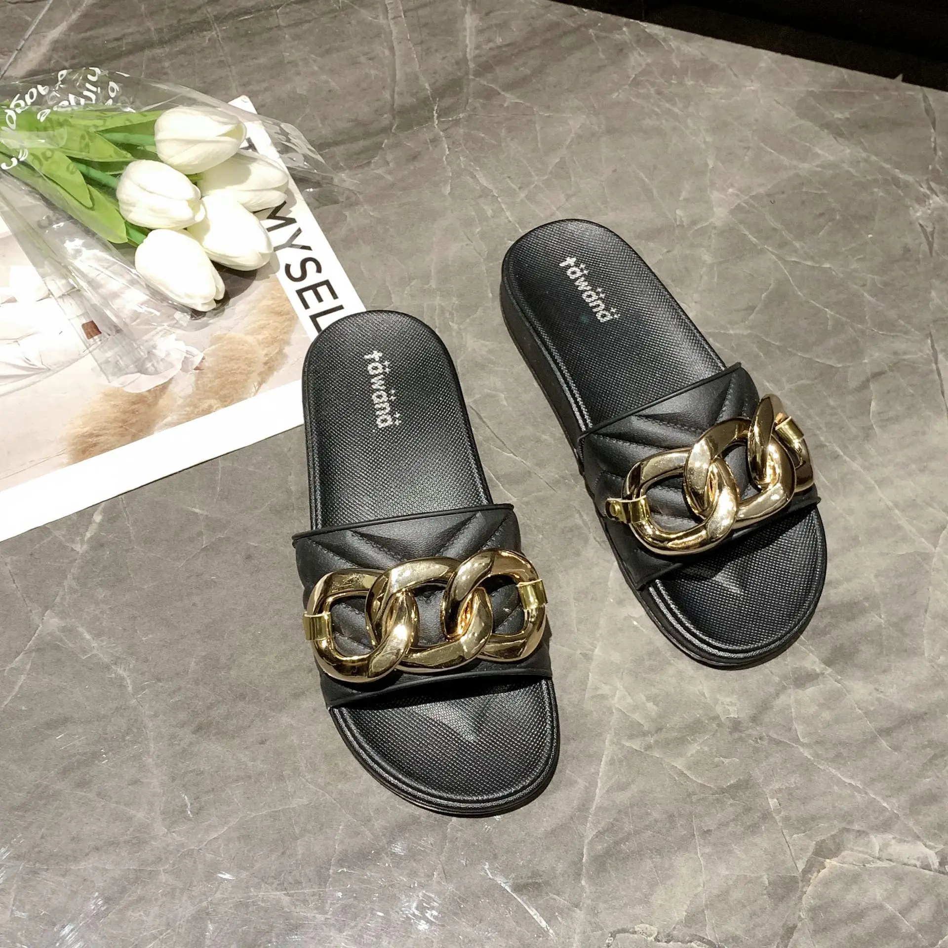 

Beach Shoes Candy Colors Slippers Women Summer Pantofle Slides Low Rivet Fashion Sabot 2021 Massage Soft Flat Luxury Metal Decor