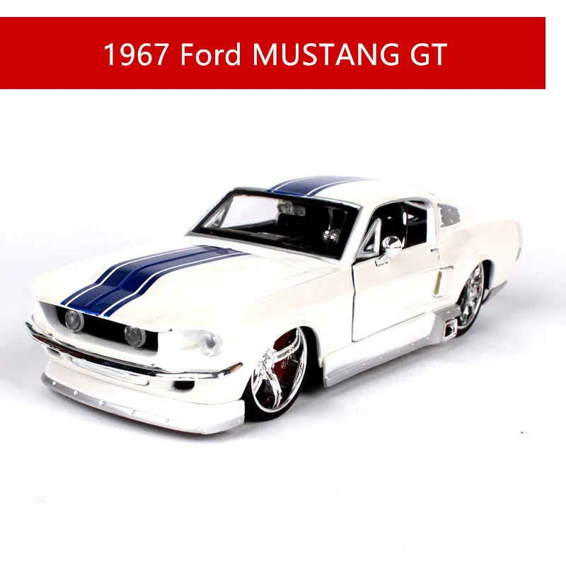 1967 Maisto 1:24 Mercedes-Benz AMG GTsimulation модель автомобиля из сплава украшение Коллекция игрушек инструменты подарок - Цвет: 1967