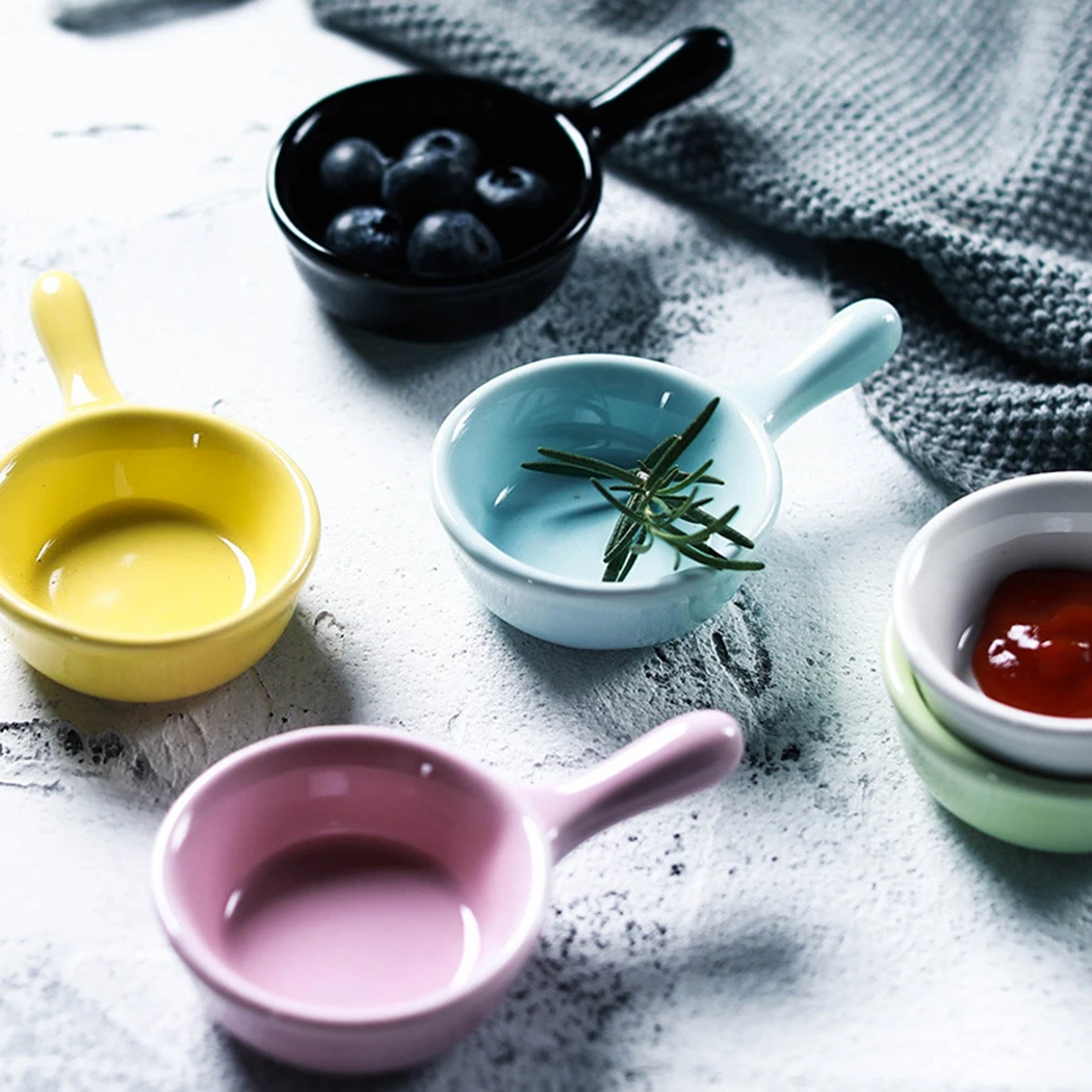 

1PC Ceramic Sauce Dish Solid Color Dipping Plate Seasoning Container With Handle Universal Home Restaurant Condiment Bowl