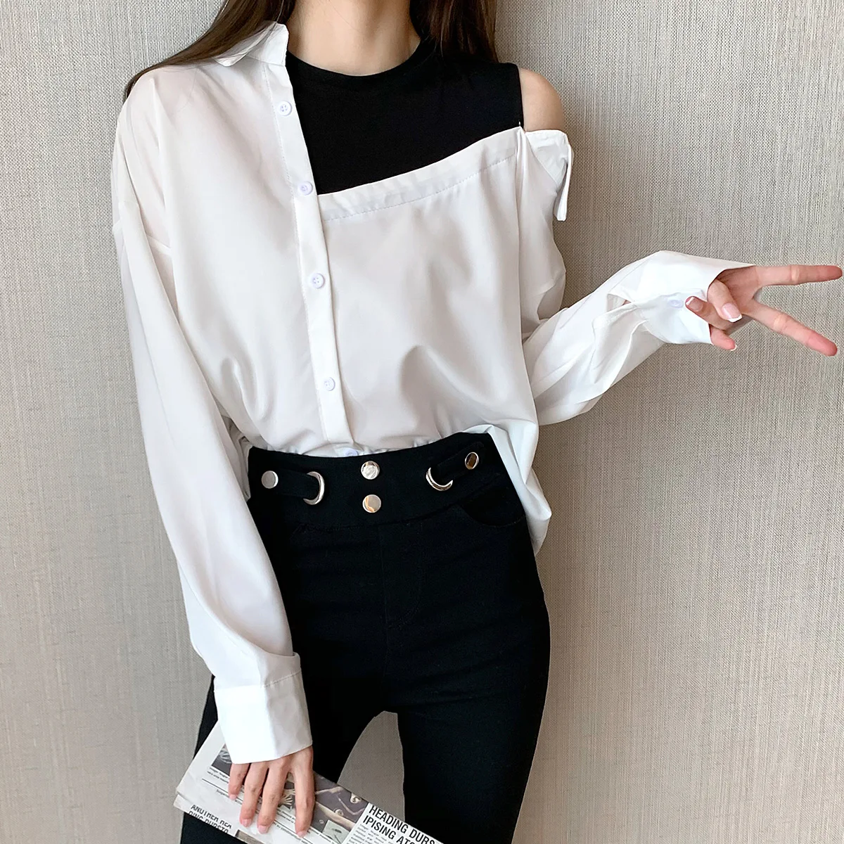 

Новинка весна-осень 2021 модная Однотонная рубашка Chikichi с лацканами средней длины с открытыми плечами шифоновая рубашка на пуговицах с длинн...